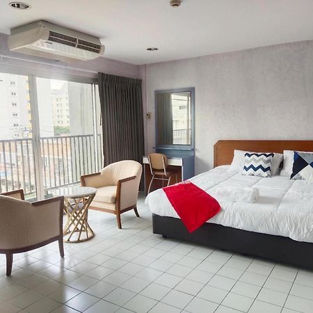Hotel Oyo 75446 Travis Inthamara 49 Bangkok Esterno foto